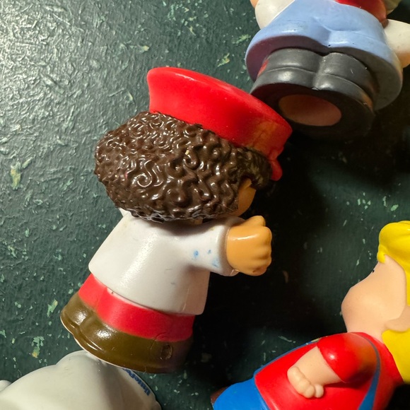 Lot of fisher price little people replacement figures - Picture 8 of 9